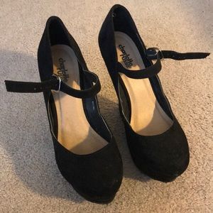 Suede wedges with ankle strap